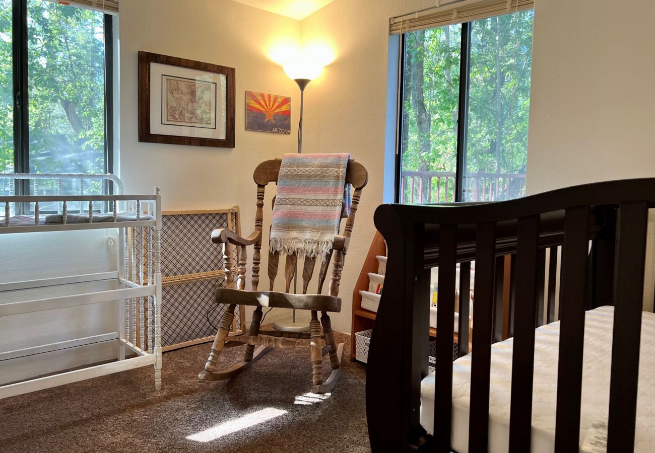 Cabin in Prescott - Creekside Chalet - Prescott Cabin Rentals