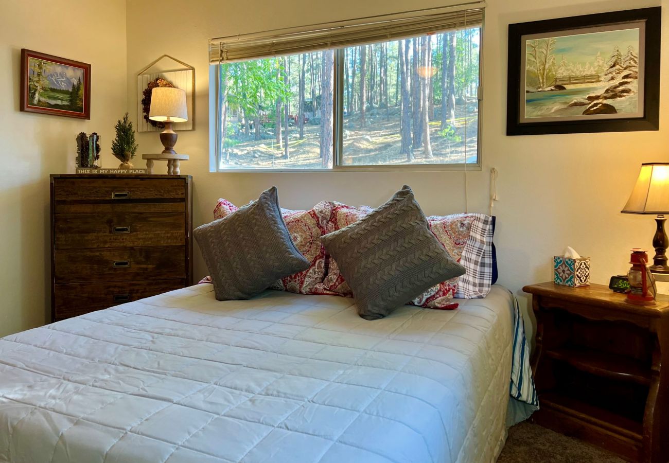 Cabin in Prescott - Creekside Chalet - Prescott Cabin Rentals