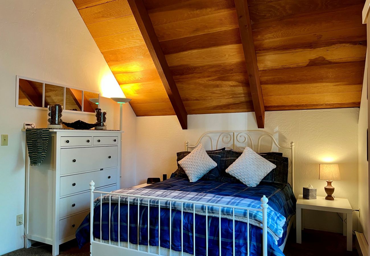 Cabin in Prescott - Creekside Chalet - Prescott Cabin Rentals