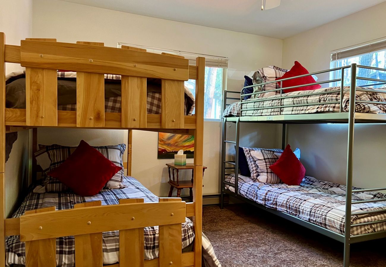 Cabin in Prescott - Creekside Chalet - Prescott Cabin Rentals