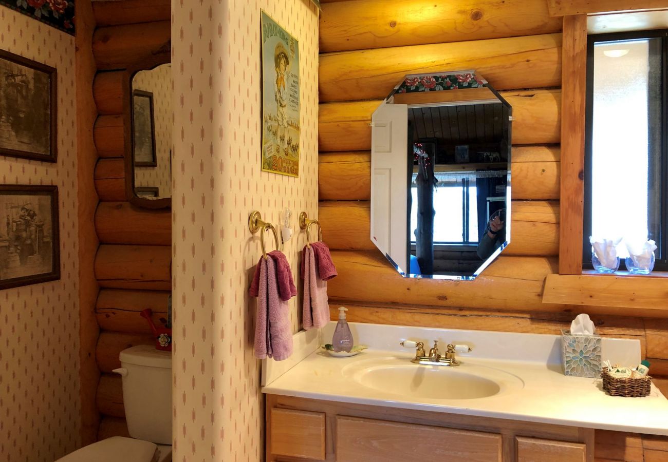 Cottage in Prescott - Chaparral Suite - Prescott Cabin Rentals