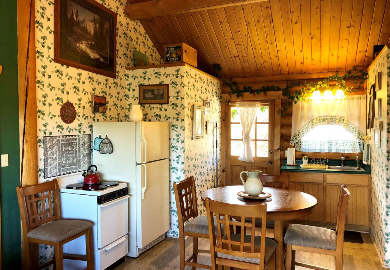 Cottage in Prescott - Chaparral Suite - Prescott Cabin Rentals