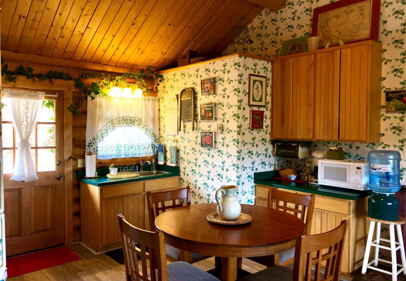 Cottage in Prescott - Chaparral Suite - Prescott Cabin Rentals