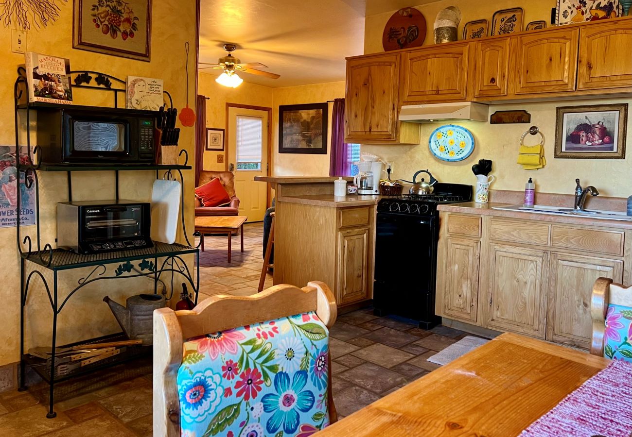 Cottage in Prescott - Casita Indigo - Prescott Cabin Rentals