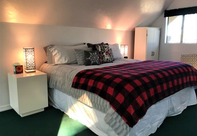 Chalet in Prescott - Skyview Lodge - Prescott Cabin Rentals