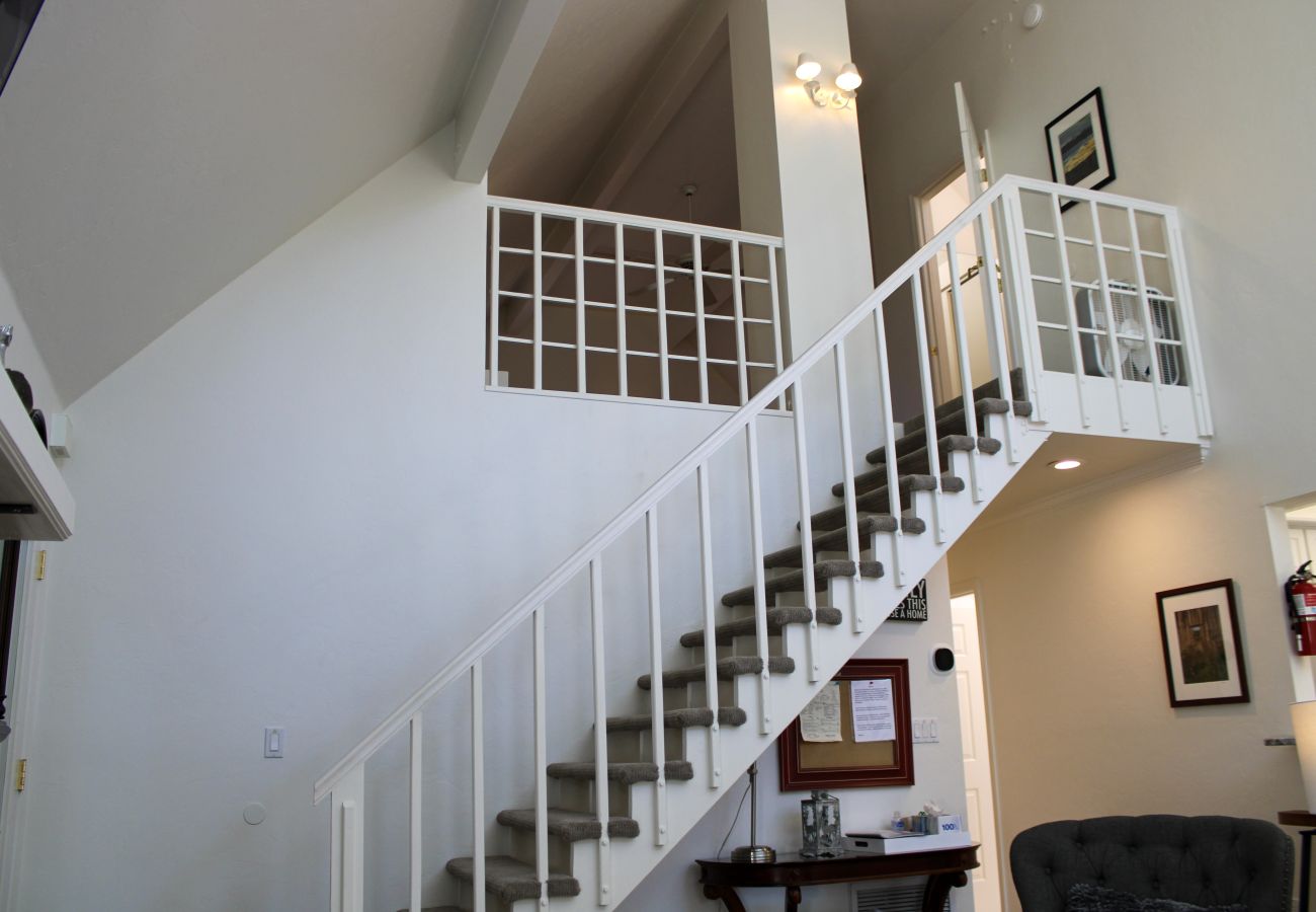 Chalet in Prescott - Skyview Lodge - Prescott Cabin Rentals