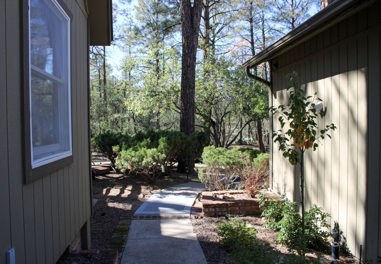 Chalet in Prescott - Skyview Lodge - Prescott Cabin Rentals