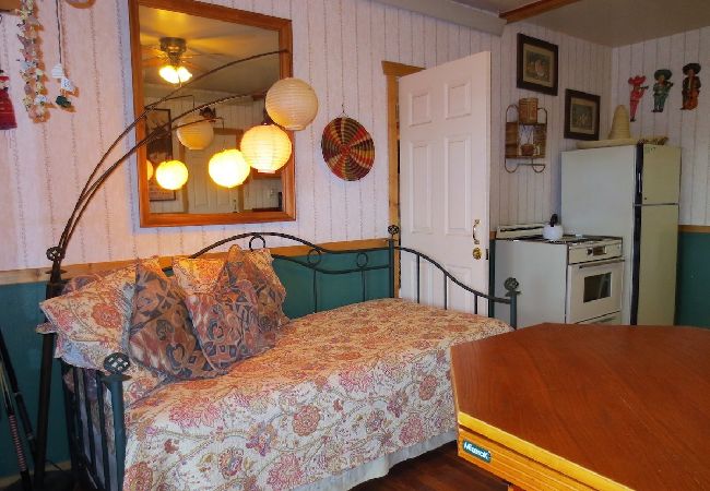 House in Prescott - Liberty Suite - Prescott Cabin Rentals