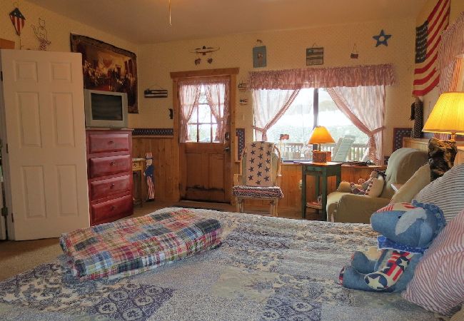 House in Prescott - Liberty Suite - Prescott Cabin Rentals