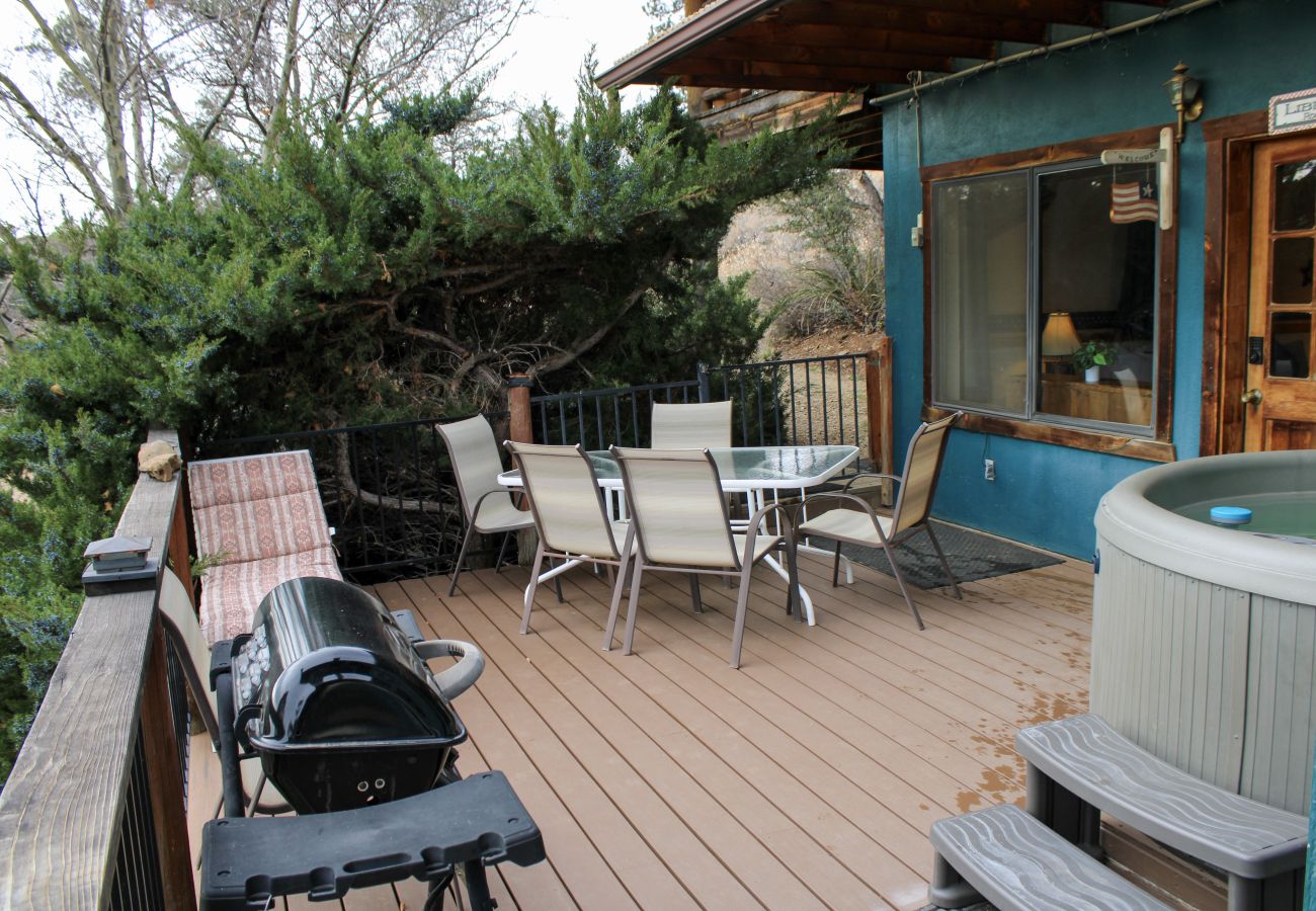 House in Prescott - Liberty Suite - Prescott Cabin Rentals