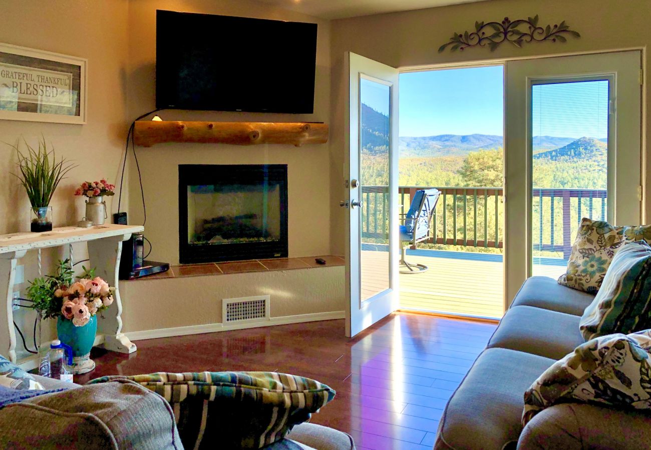House in Prescott - Serenity Pines - Prescott Cabin Rentals