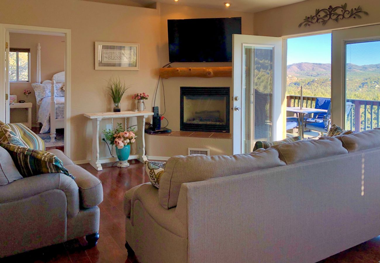 House in Prescott - Serenity Pines - Prescott Cabin Rentals