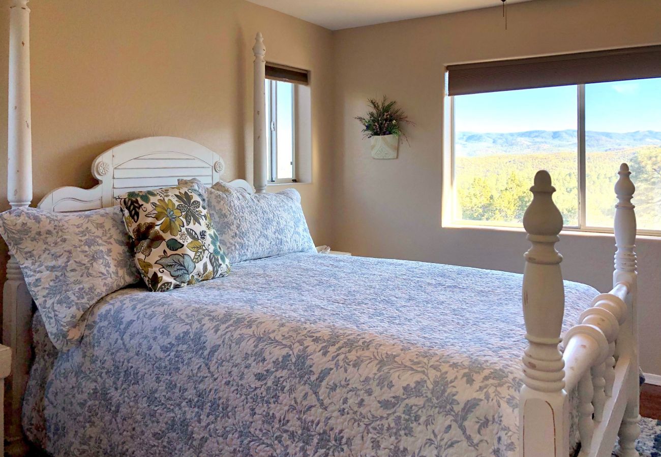 House in Prescott - Serenity Pines - Prescott Cabin Rentals