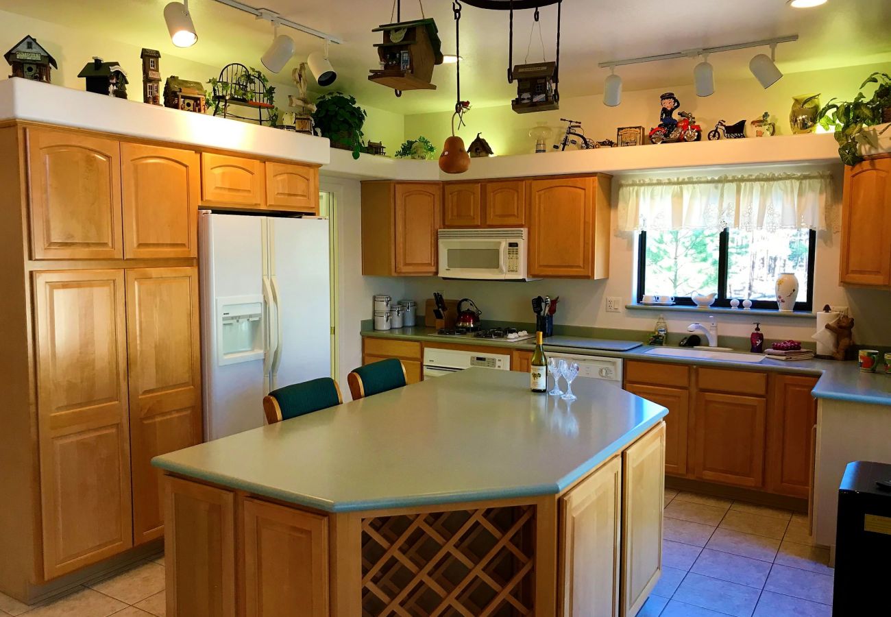 Cabin in Prescott - Bear Tree Lodge - Prescott Cabin Rentals