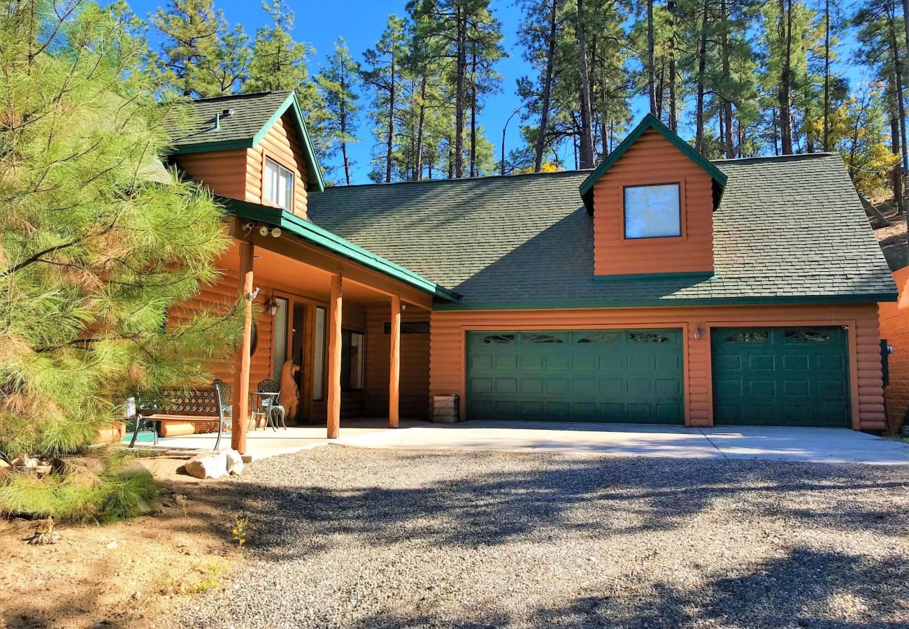 Cabin in Prescott - Bear Tree Lodge - Prescott Cabin Rentals