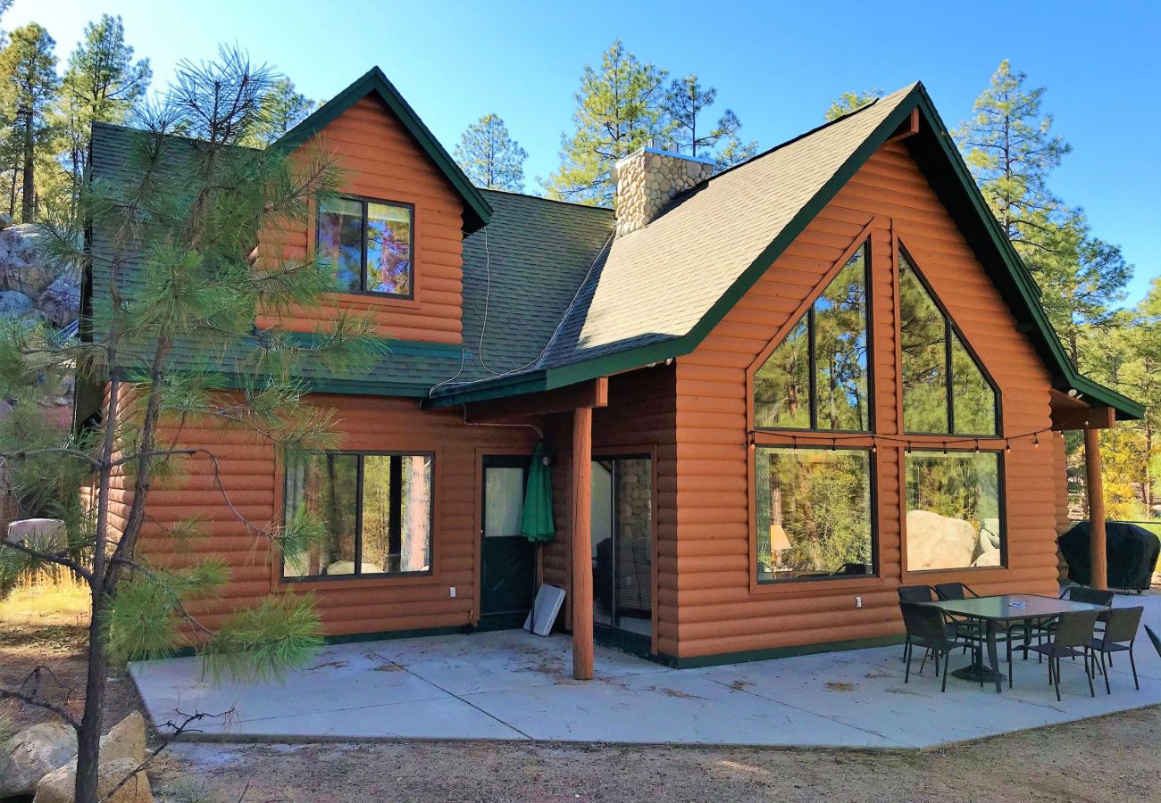 Cabin in Prescott - Bear Tree Lodge - Prescott Cabin Rentals
