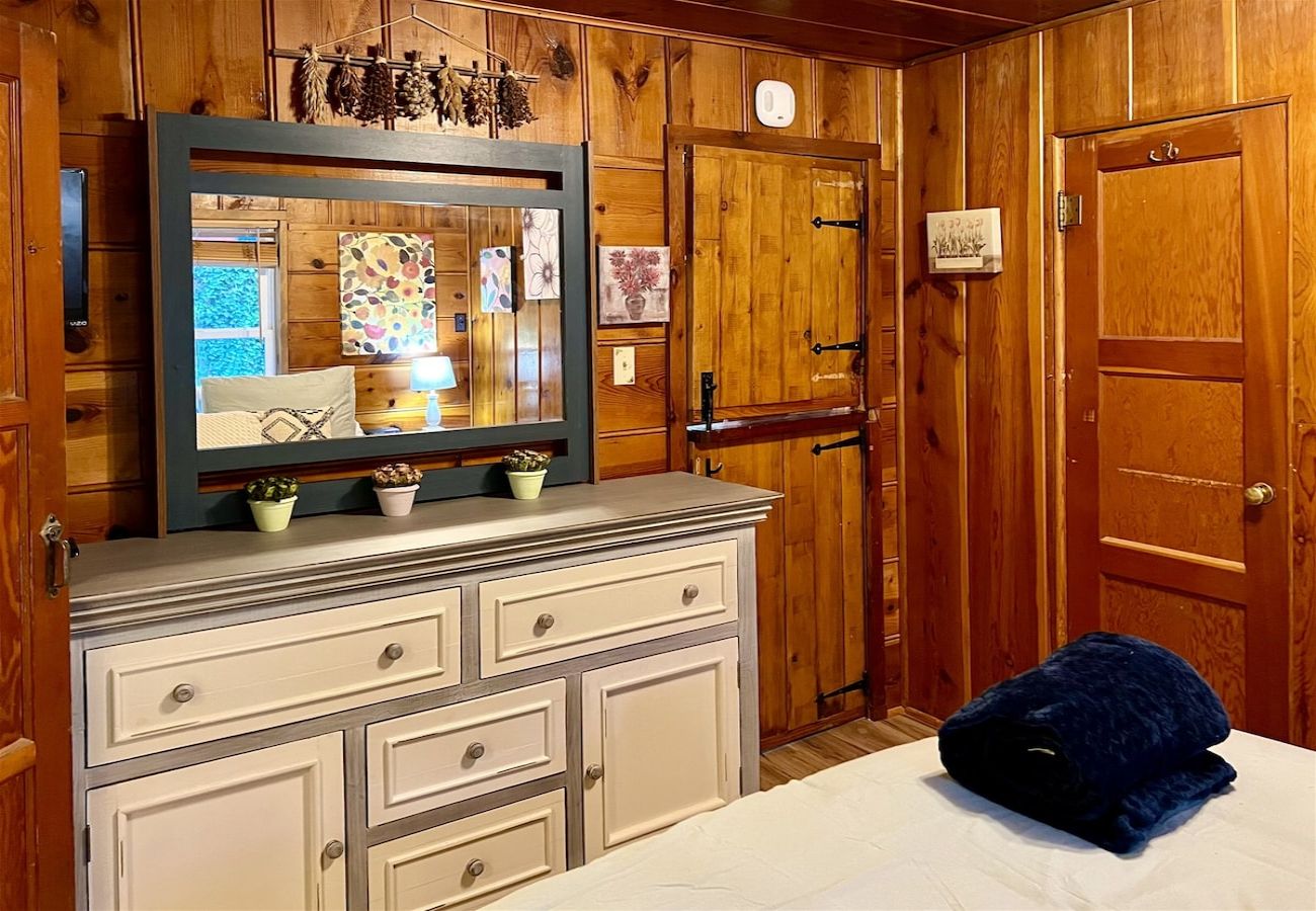 Cabin in Prescott - Mountain Flower Cabin - Prescott Cabin Rentals