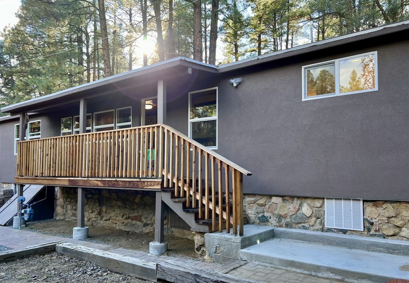 Cabin in Prescott - Mountain Flower Cabin - Prescott Cabin Rentals