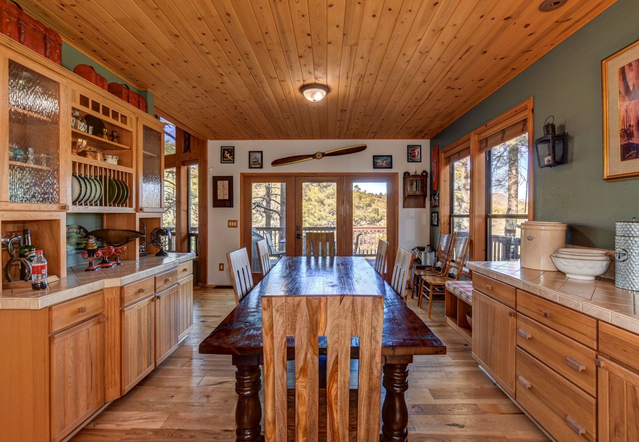 Cabin in Prescott - Forest Glen Lodge - Prescott Cabin Rentals