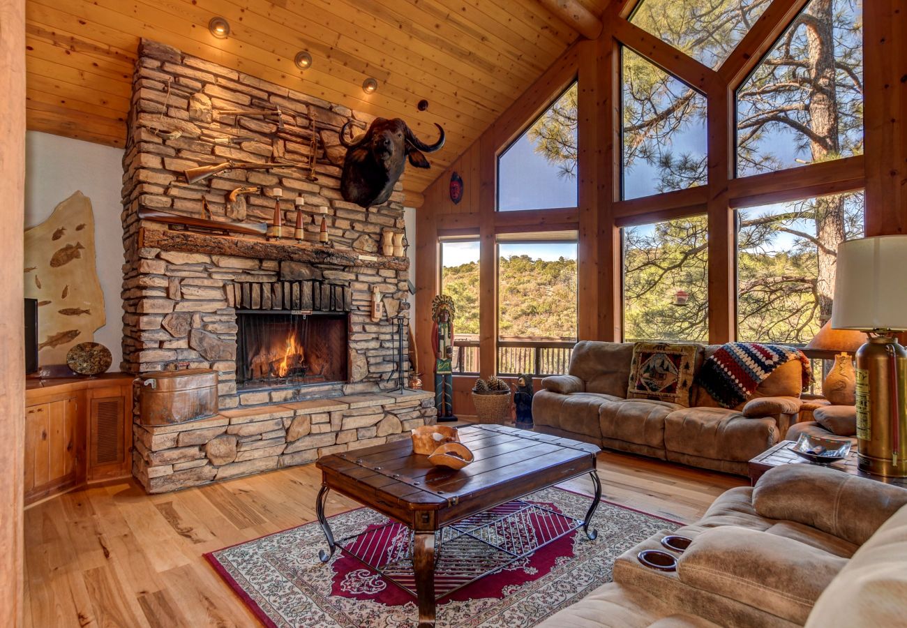 Cabin in Prescott - Forest Glen Lodge - Prescott Cabin Rentals