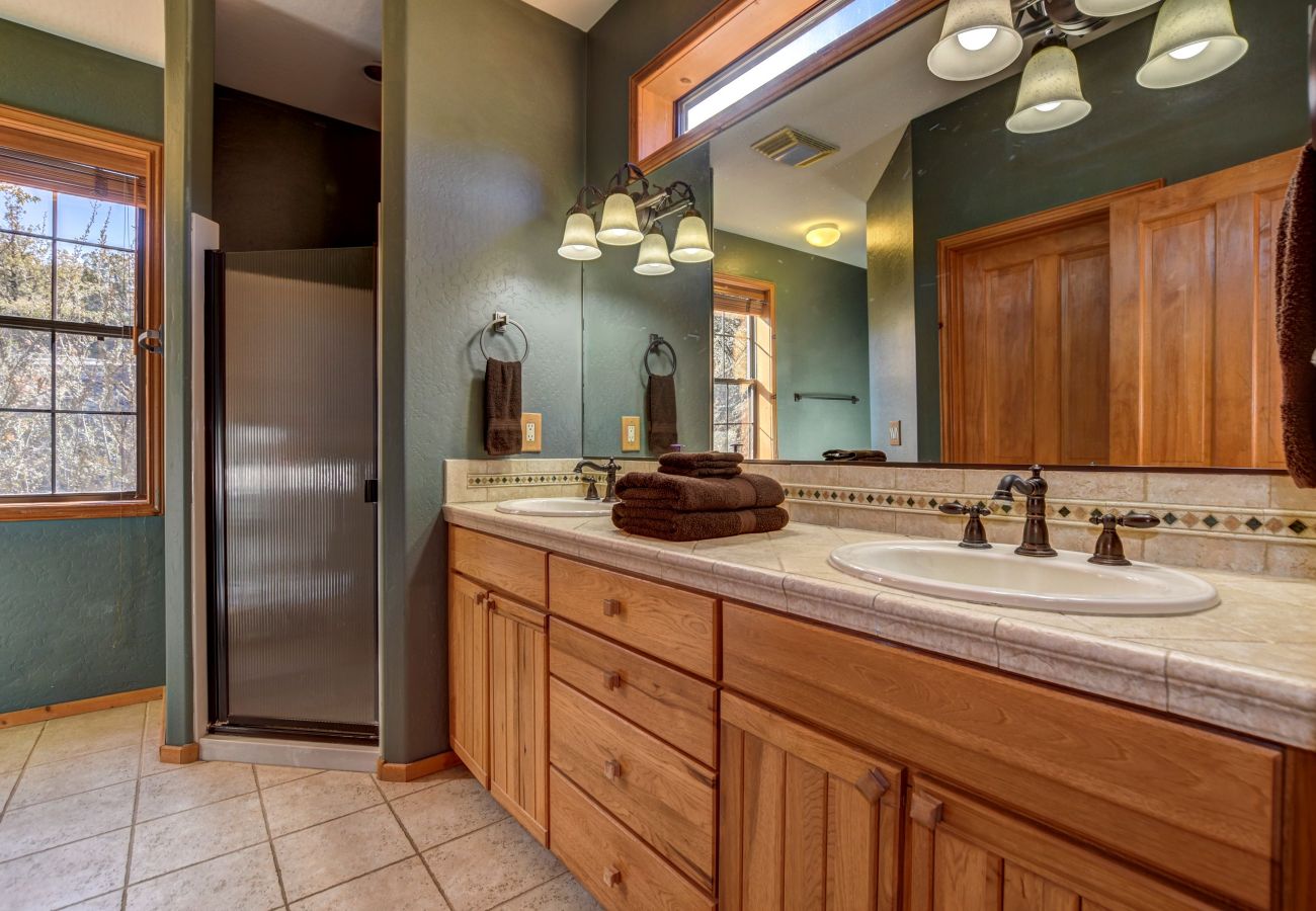 Cabin in Prescott - Forest Glen Lodge - Prescott Cabin Rentals