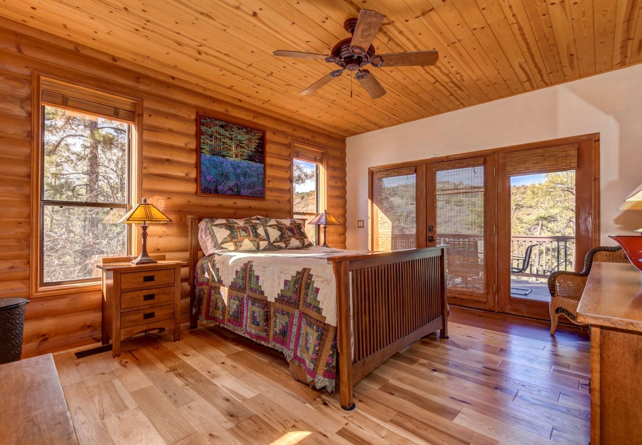 Cabin in Prescott - Forest Glen Lodge - Prescott Cabin Rentals