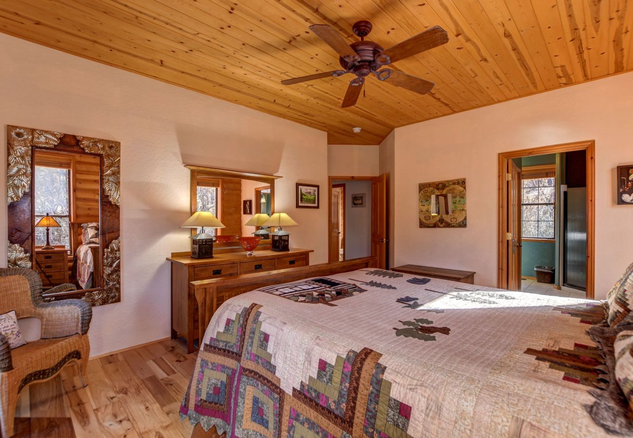 Cabin in Prescott - Forest Glen Lodge - Prescott Cabin Rentals