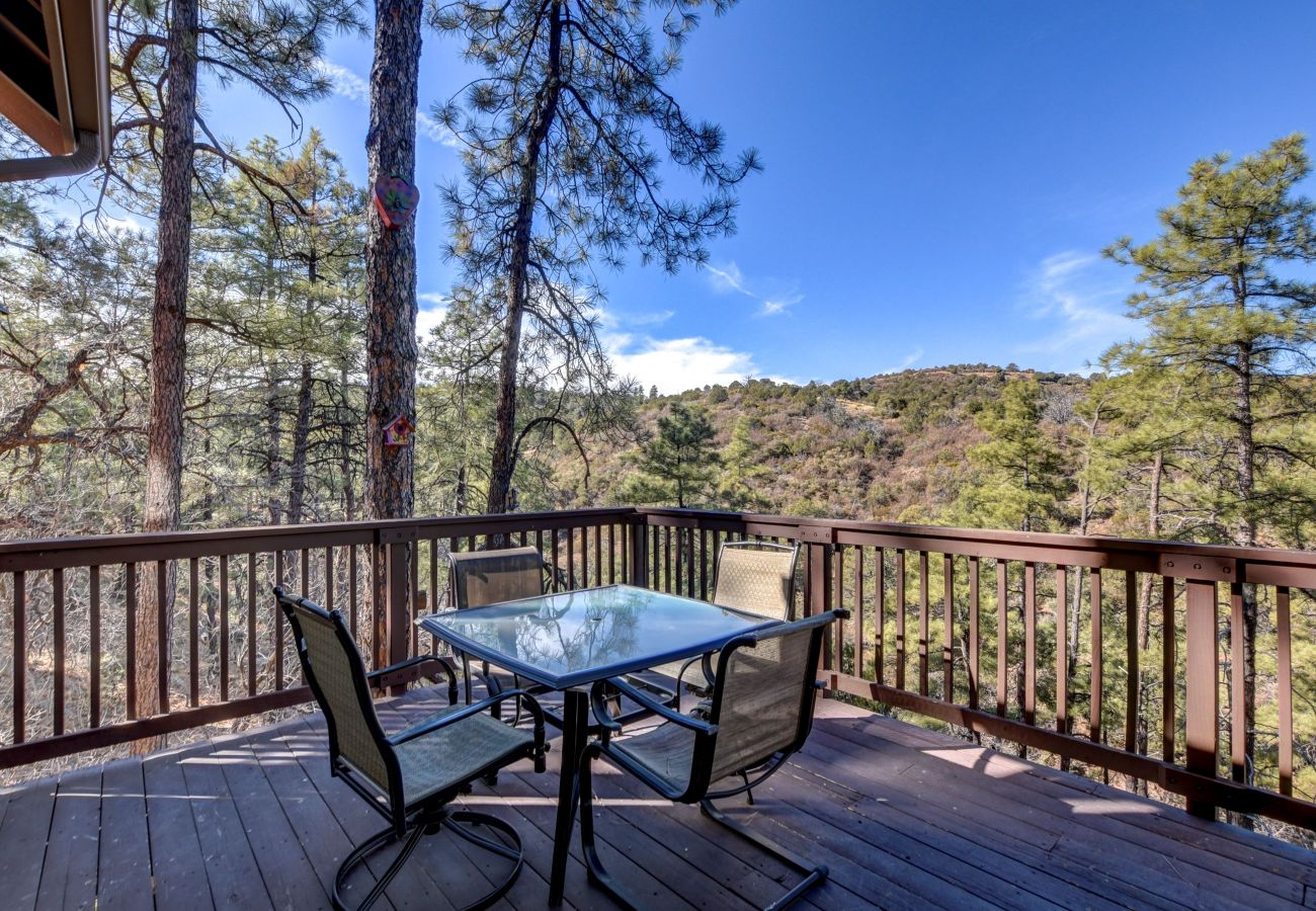 Cabin in Prescott - Forest Glen Lodge - Prescott Cabin Rentals