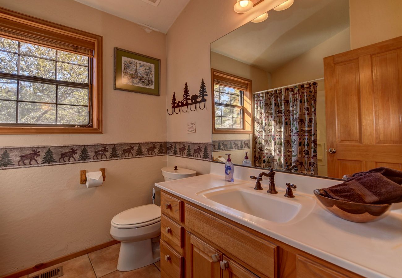 Cabin in Prescott - Forest Glen Lodge - Prescott Cabin Rentals