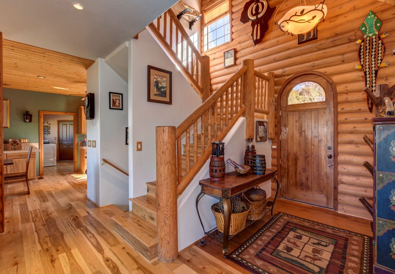 Cabin in Prescott - Forest Glen Lodge - Prescott Cabin Rentals
