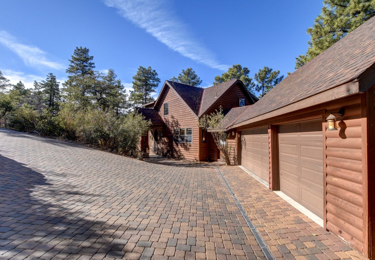 Cabin in Prescott - Forest Glen Lodge - Prescott Cabin Rentals