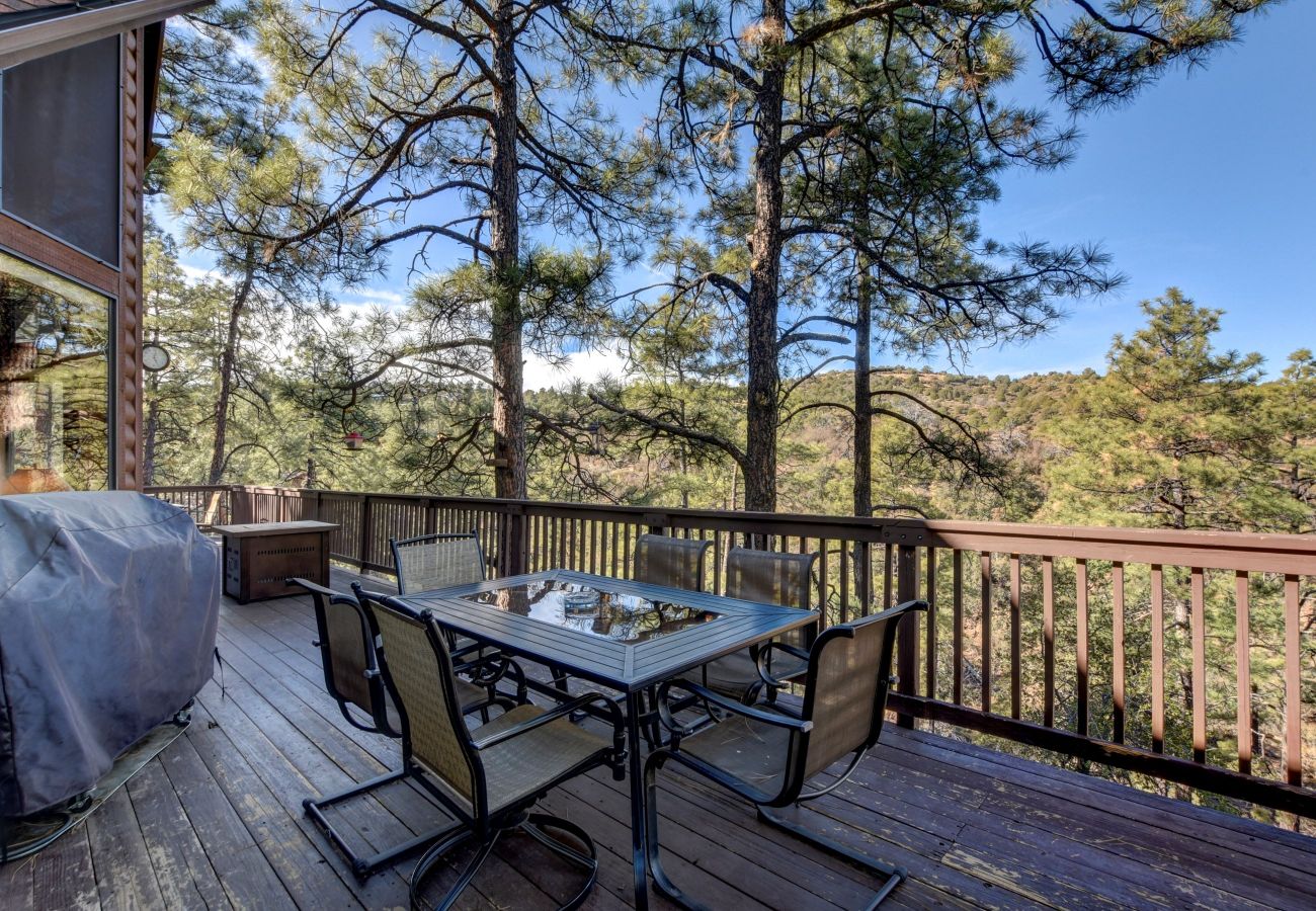 Cabin in Prescott - Forest Glen Lodge - Prescott Cabin Rentals