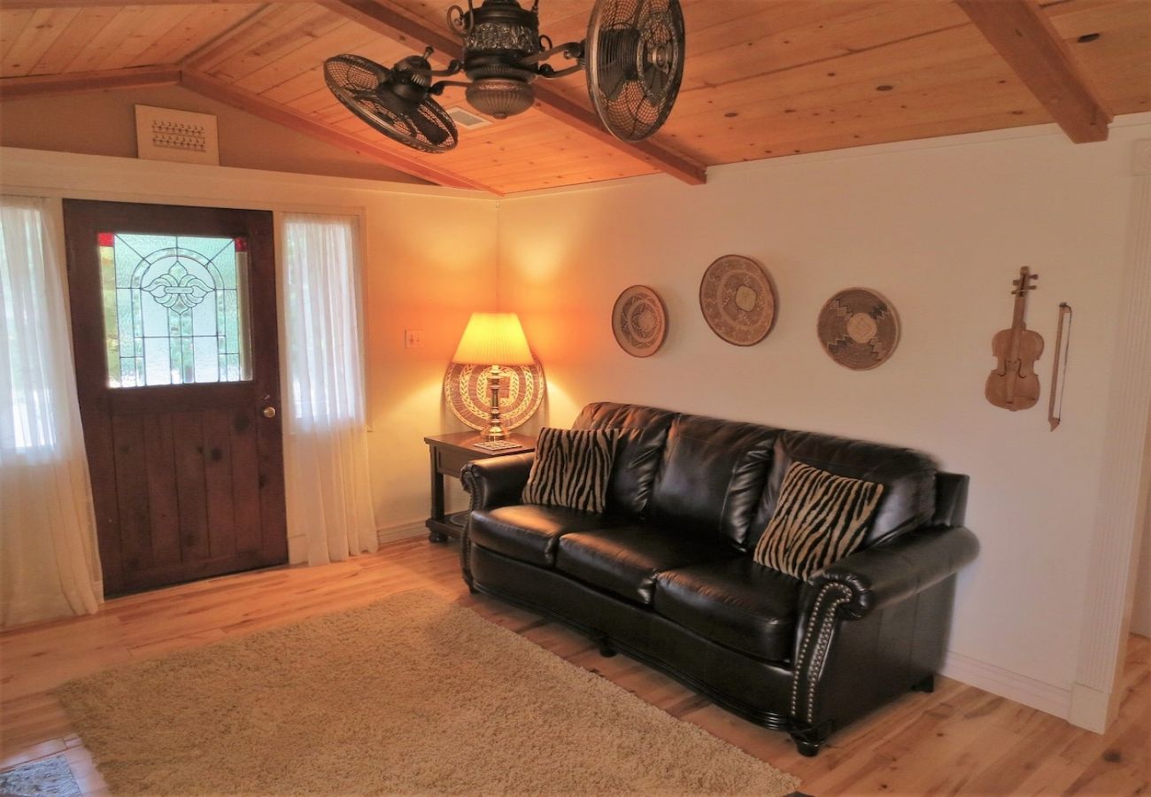 House in Prescott - Rock House - Prescott Cabin Rentals