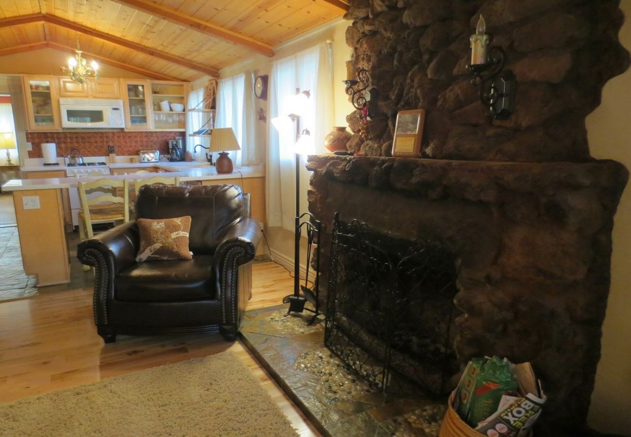 House in Prescott - Rock House - Prescott Cabin Rentals