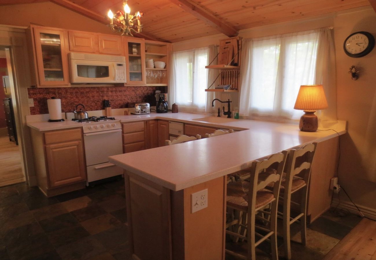 House in Prescott - Rock House - Prescott Cabin Rentals