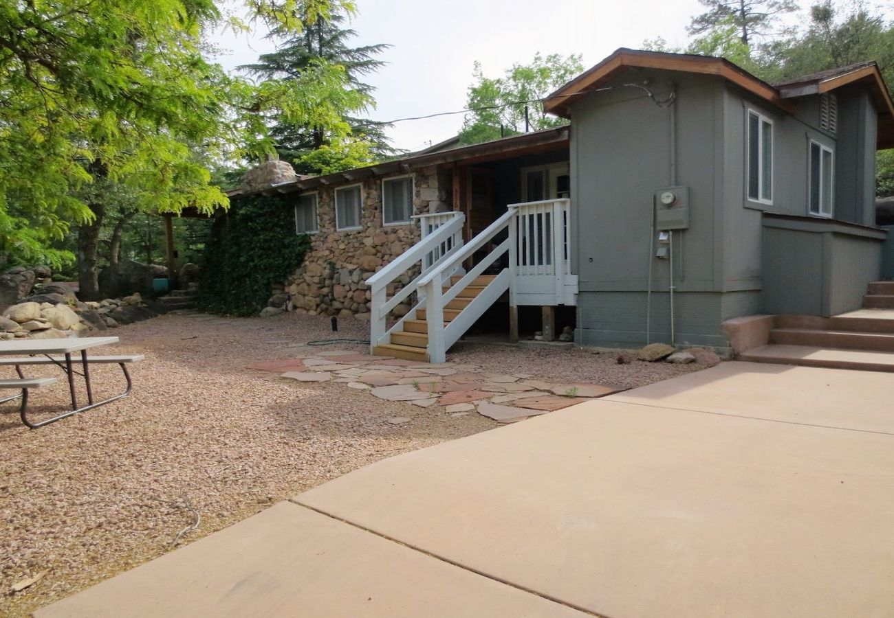 House in Prescott - Rock House - Prescott Cabin Rentals