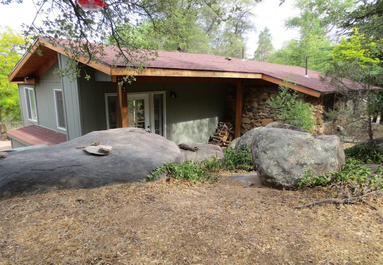 House in Prescott - Rock House - Prescott Cabin Rentals