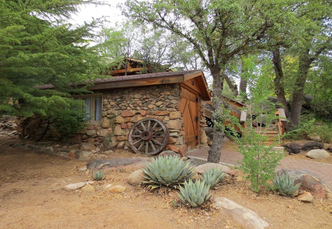 House in Prescott - Rock House - Prescott Cabin Rentals