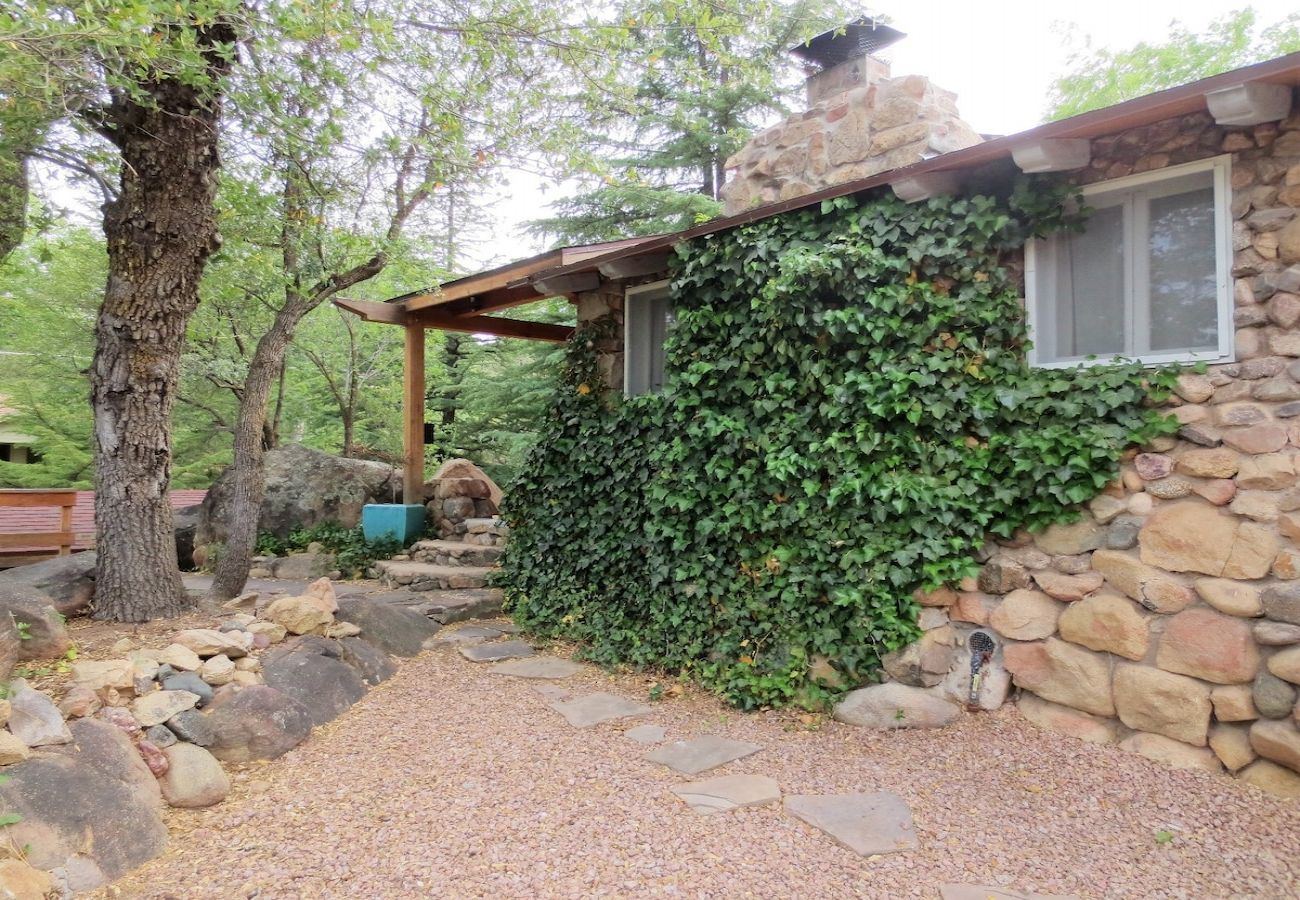 House in Prescott - Rock House - Prescott Cabin Rentals