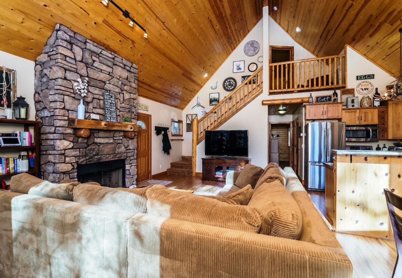 Cabin in Prescott - Wildcat Lodge - Prescott Cabin Rentals