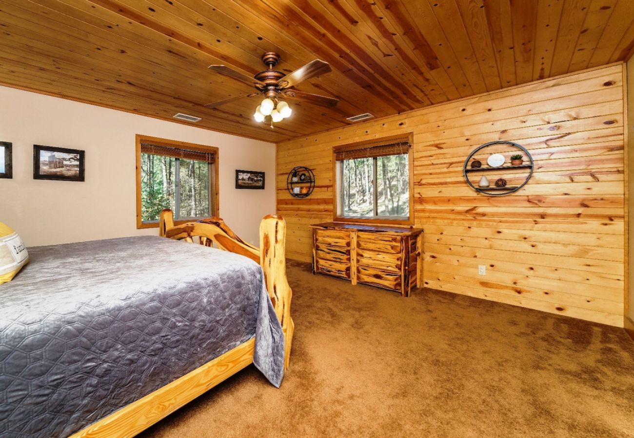 Cabin in Prescott - Wildcat Lodge - Prescott Cabin Rentals