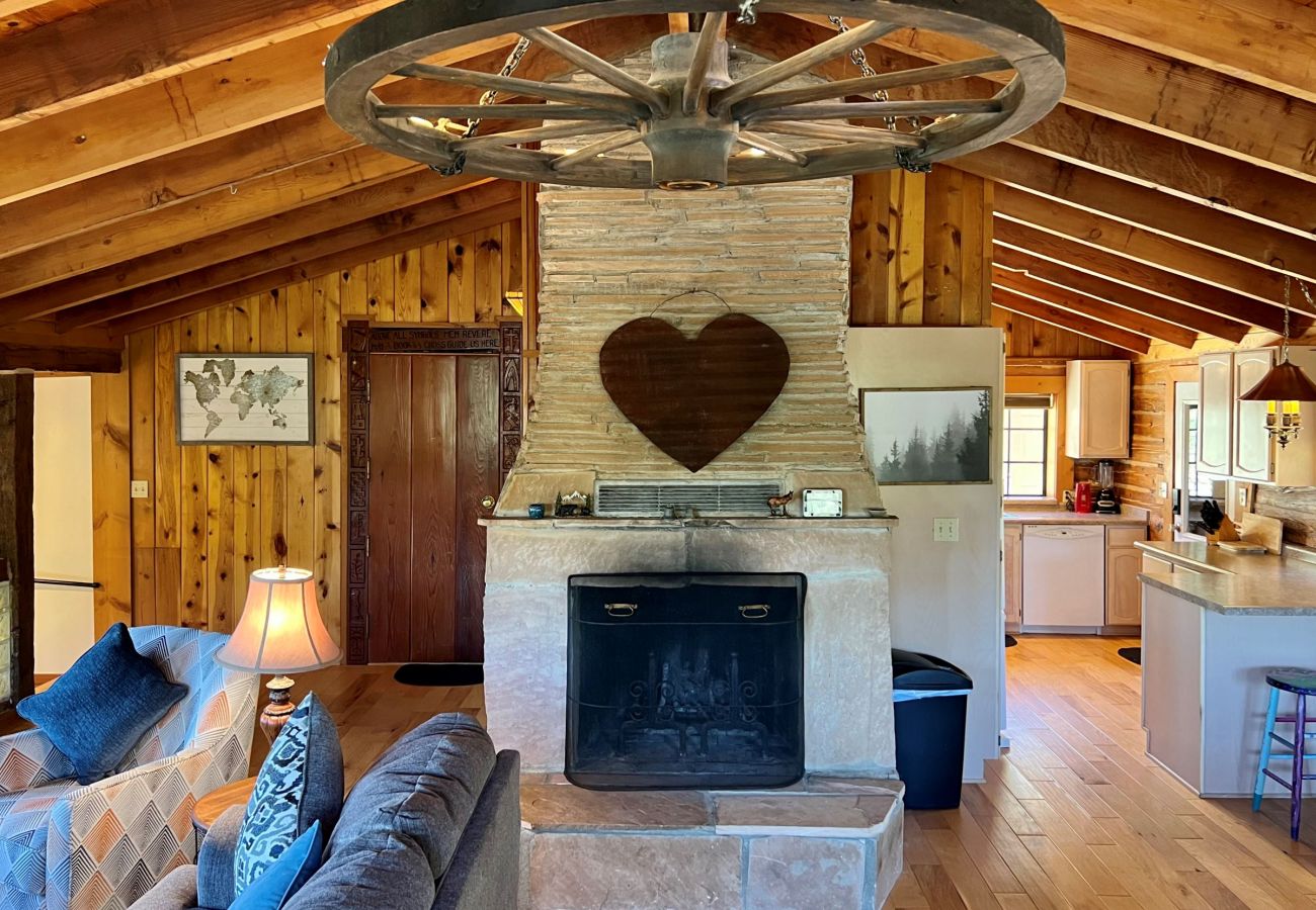 Cabin in Prescott - Canyon View Cabin - Prescott Cabin Rentals