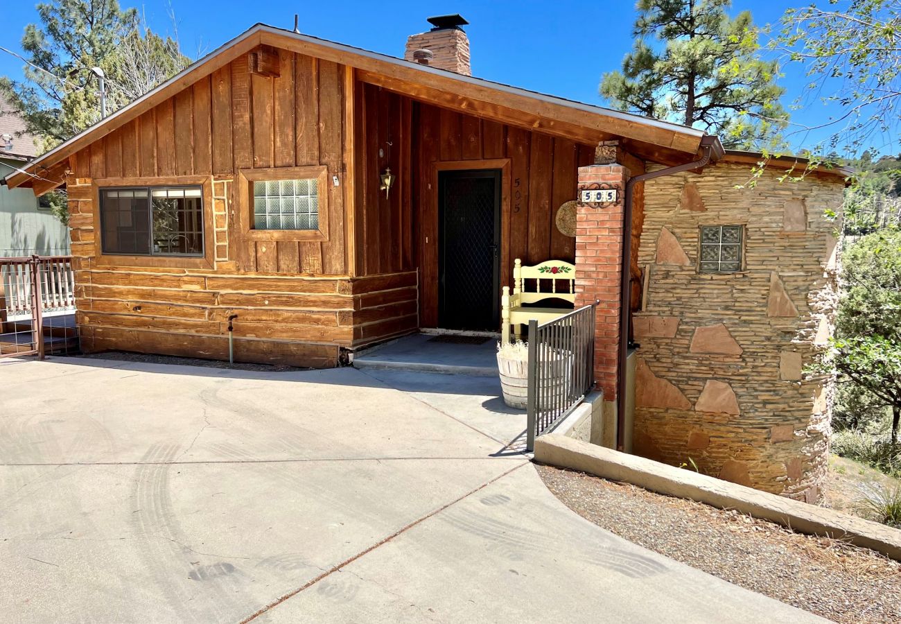 Cabin in Prescott - Canyon View Cabin - Prescott Cabin Rentals