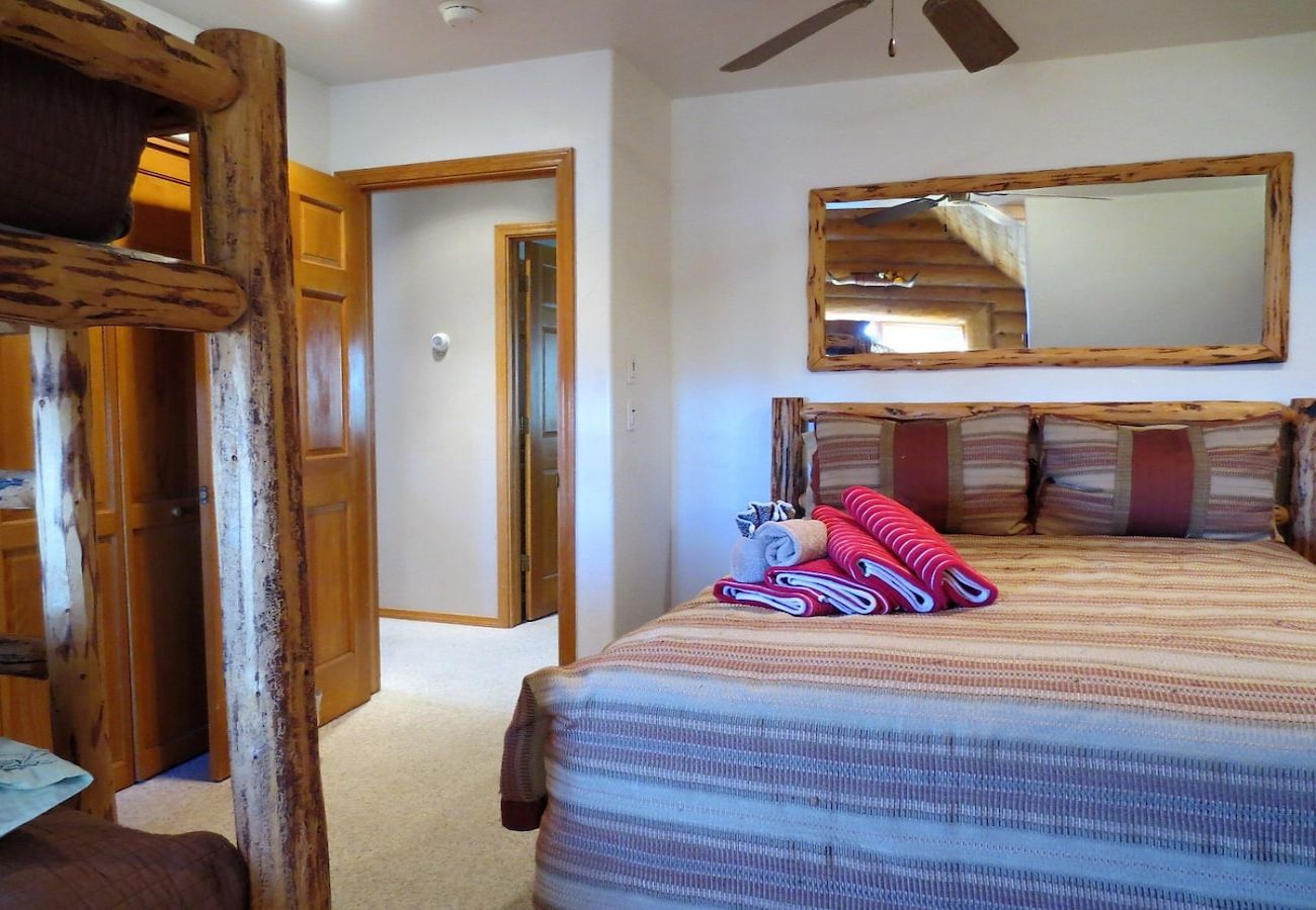 Cabin in Prescott - Lone Pine Lodge - Prescott Cabin Rentals