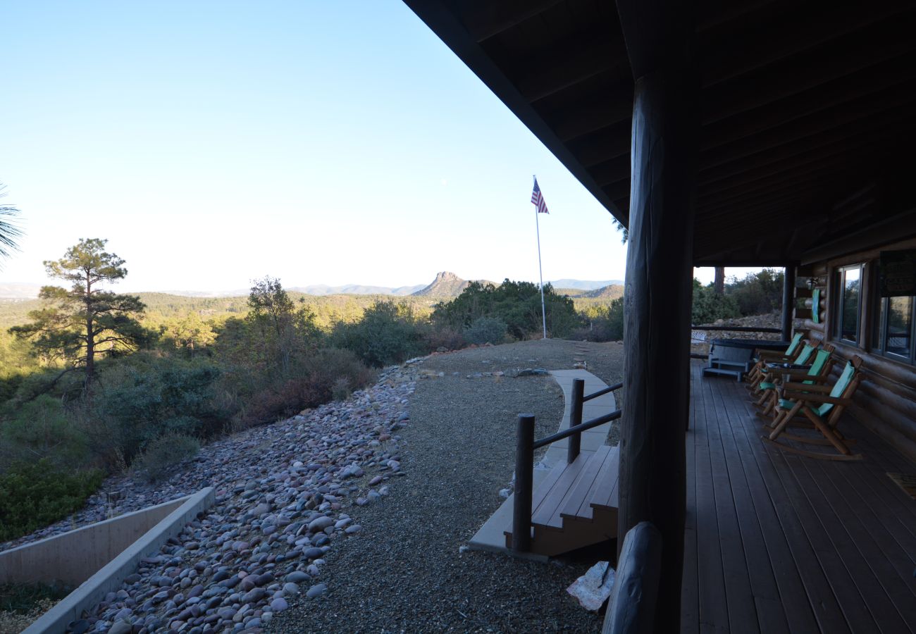Cabin in Prescott - Lone Pine Lodge - Prescott Cabin Rentals