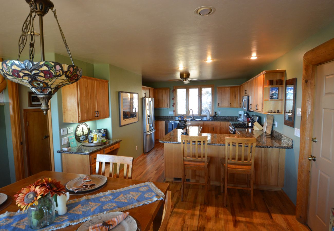 Cabin in Prescott - Lone Pine Lodge - Prescott Cabin Rentals