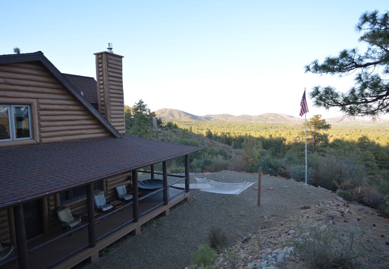 Cabin in Prescott - Lone Pine Lodge - Prescott Cabin Rentals