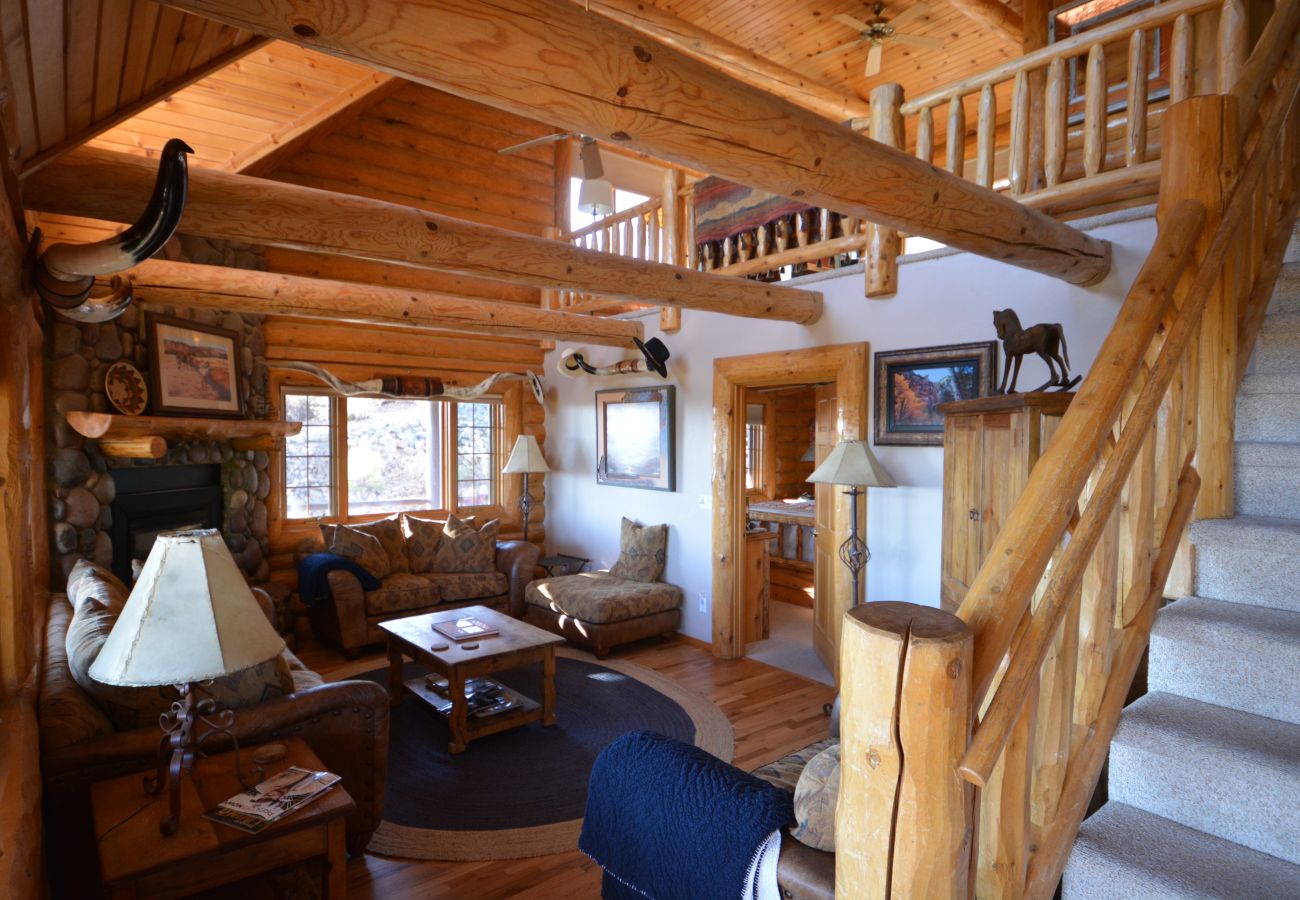 Cabin in Prescott - Lone Pine Lodge - Prescott Cabin Rentals