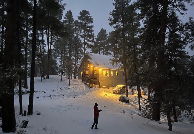 Cabin in Prescott - Ponderosa Retreat - Prescott Cabin Rentals