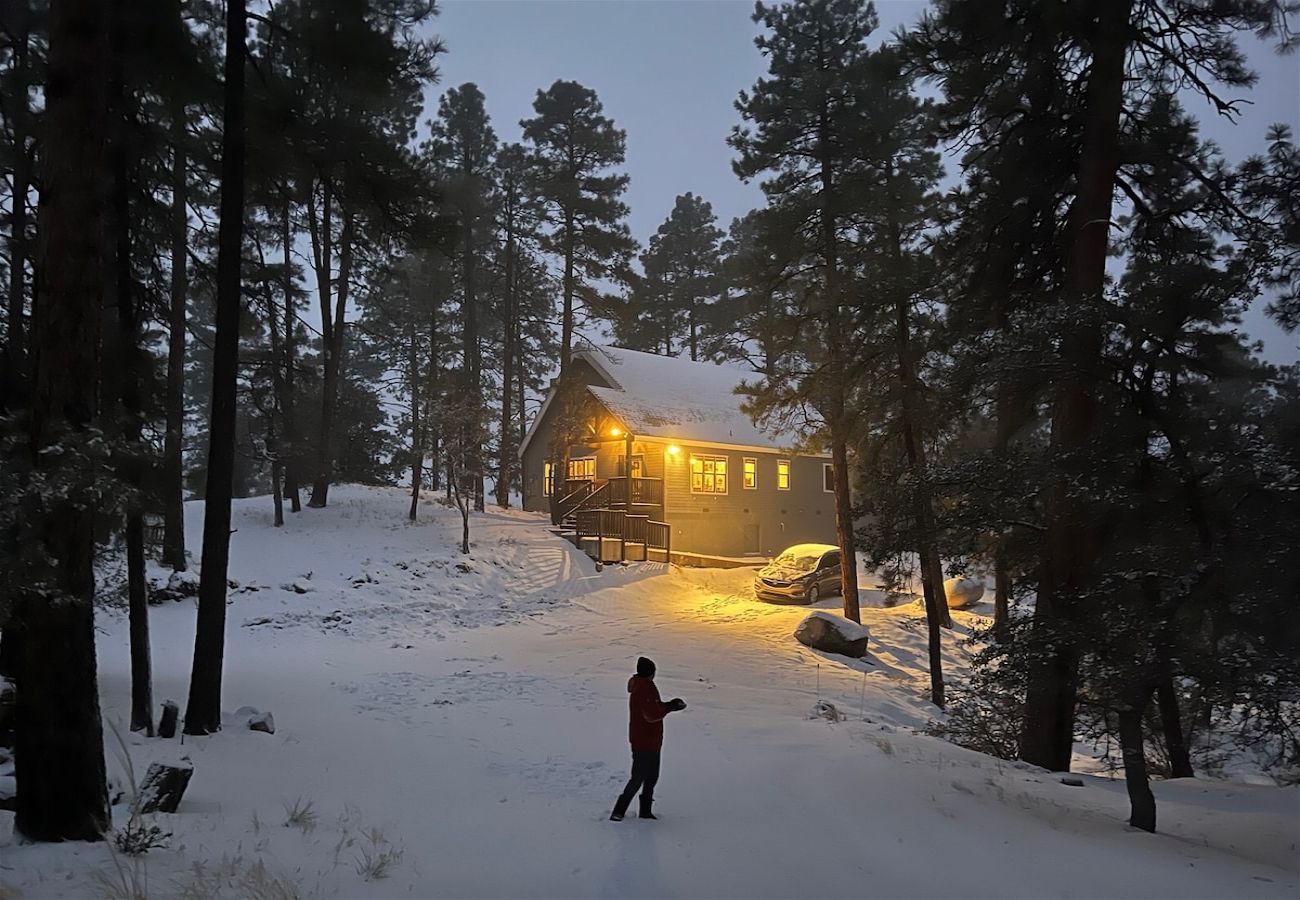 Cabin in Prescott - Ponderosa Retreat - Prescott Cabin Rentals